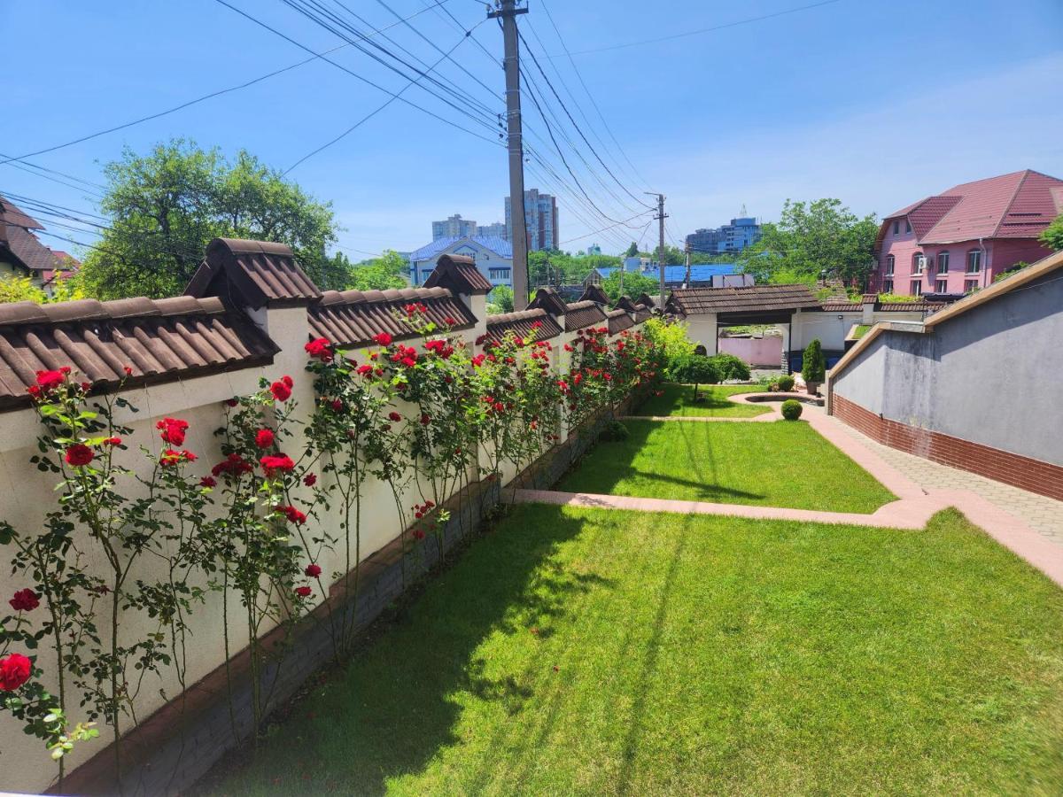 Shadow Boutique Hotel & Spa Chisinau Exterior photo